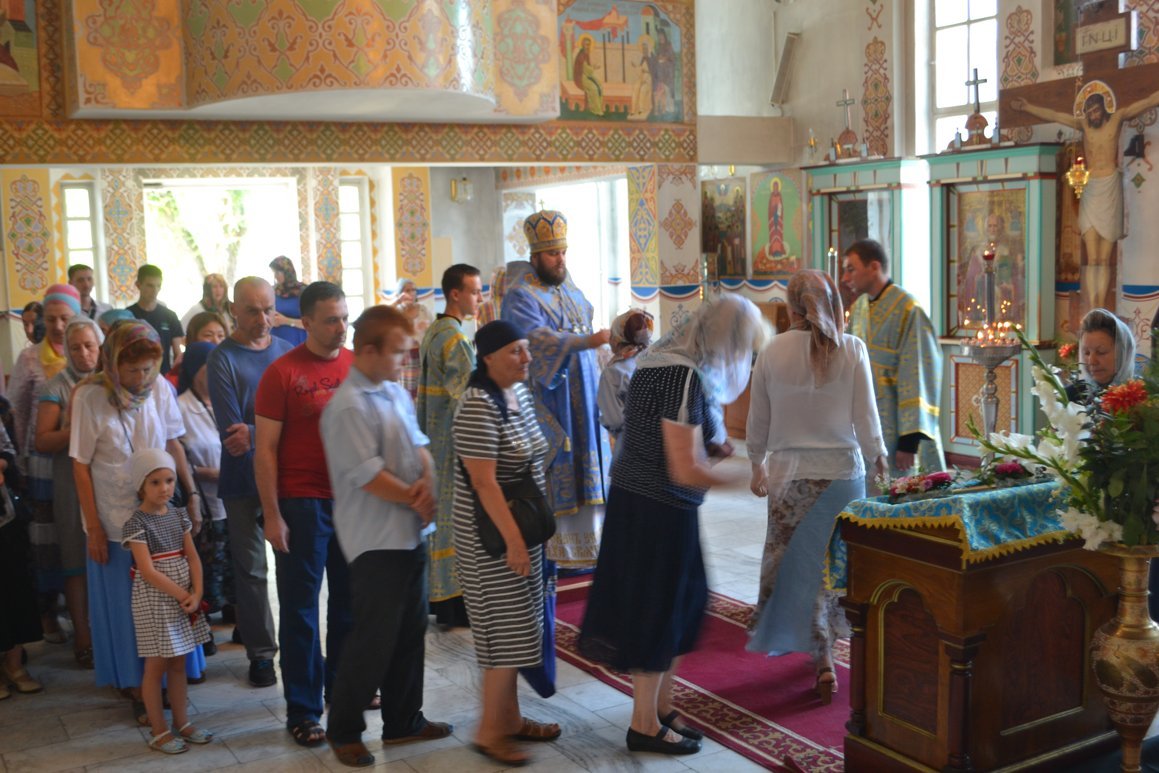 Епископ Даниил совершил Всенощное бдение в Свято-Воскресенском соборе