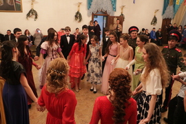 В Бишкекской епархии прошел традиционный Рождественский бал 