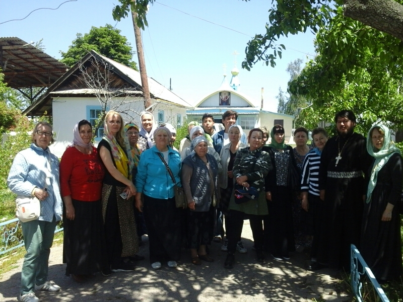 Группа паломников совершила поездку вокруг Иссык-Куля