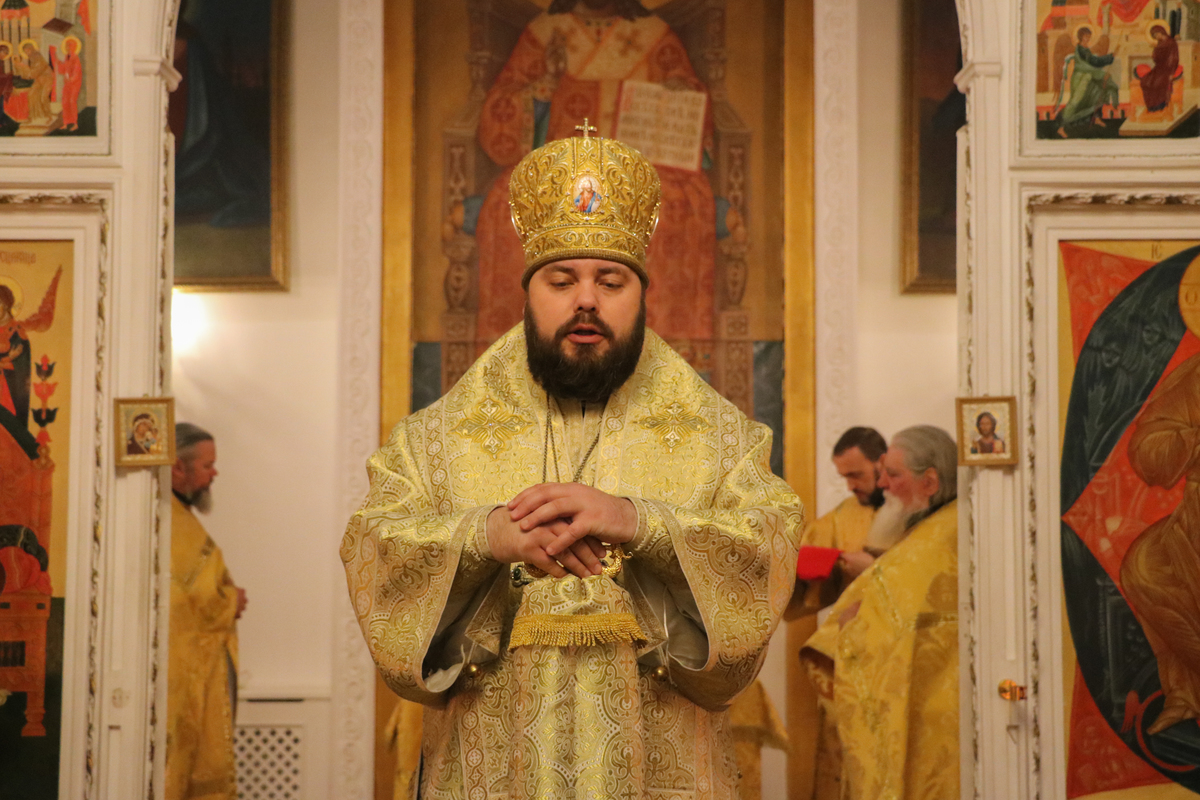 Епископ Бишкекский и Кыргызстанский Даниил совершил Божественную литургию в Свято-Воскресенском кафедральном соборе