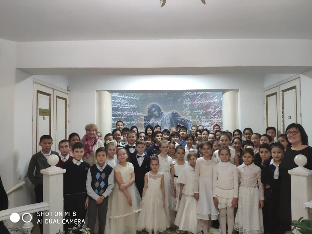 В Российском центре науки и культуры состоялась встреча учеников школы святого князя Владимира и учеников столичных школ