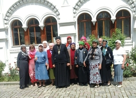 Паломники из Кыргызстана почтили великую святыню – Феодоровскую икону Богородицы