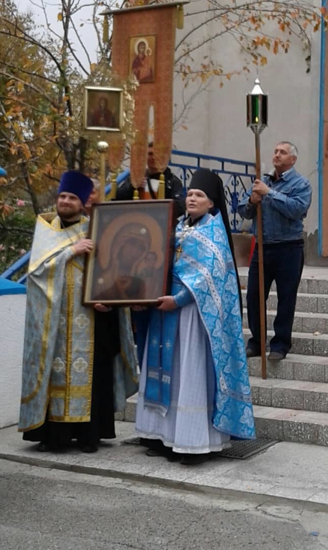 Престольный праздник в храме Казанской иконы Божией Матери мужского архиерейского подворья