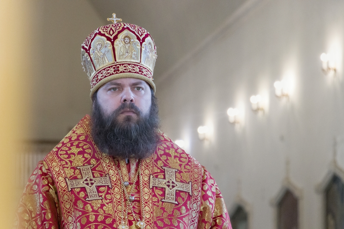Епископ Даниил совершил Божественную литургию в Свято-Воскресенском кафедральном соборе