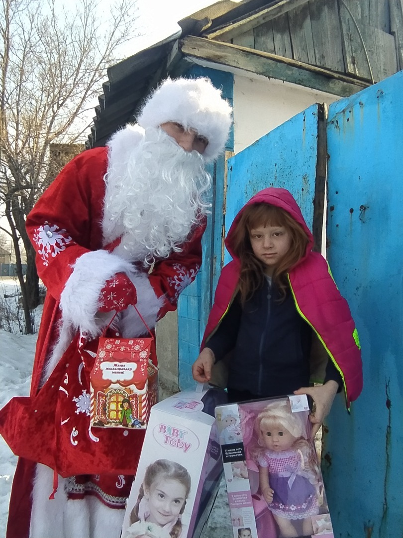 Приход храма архистратига Михаила поздравил детей с Новым Годом и Рождеством