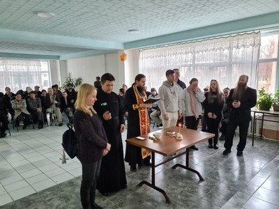 Сотрудники службы милосердия Владимирского собора посетили мужской психоневрологический диспансер