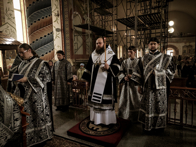 Епископ Даниил совершил чин пассии в Свято-Воскресенском кафедральном соборе

