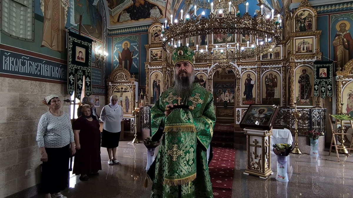 Епископ Савватий совершил Божественную литургию в храме святого благоверного князя Александра Невского на авиабазе ОДКБ «Кант»