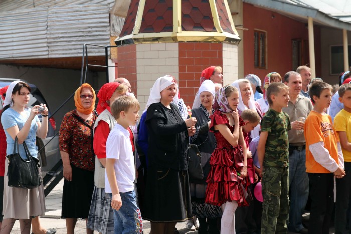 От Бишкека до Токмока. Паломники из Бишкека посетили четыре храма епархии