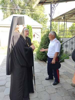 Епископ Савватий посетил храм Рождества Пресвятой Богородицы с. Ленинское