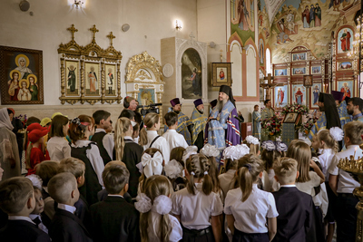 Во Владимирской школе, на территории Свято-Воскресенского кафедрального собора состоялось торжественное мероприятие, посвящённое Дню знаний