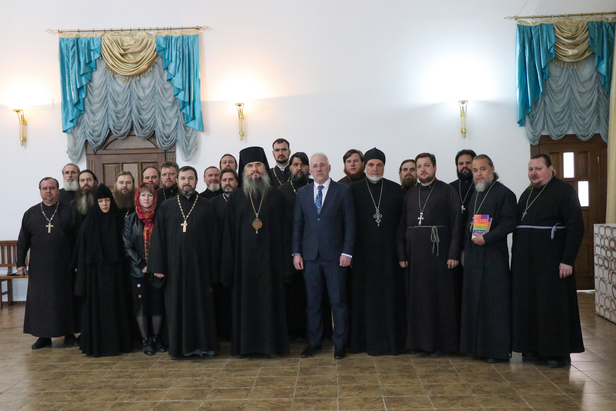 Михаил Хасьминский провел пастырский семинар для священнослужителей Бишкекской епархии