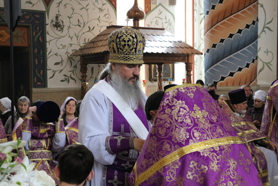 Великий Четверг – день Тайной Вечери и таинства соединения с Богом. Архиерейское богослужение в кафедральном соборе