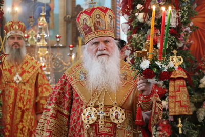 «Да воспламенит Господь наши сердца любовью». Митрополит Викентий совершил Пасхальное богослужение в Бишкеке