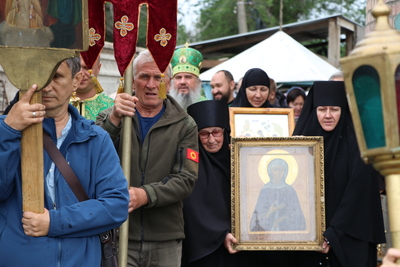 «Она сама стала свечой». Престольный праздник храма блаженной Ксении Петербургской в Балыкчи