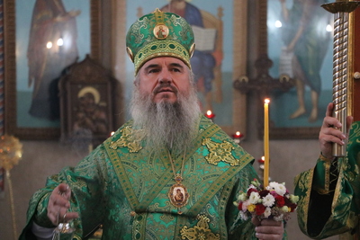 В канун дня памяти преподобных Зосимы и Савватия Соловецких епископ Савватий совершил всенощное бдение в кафедральном соборе Бишкека