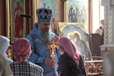 В праздник Покрова Пресвятой Богородицы епископ Савватий совершил Литургию в кафедральном соборе Бишкека