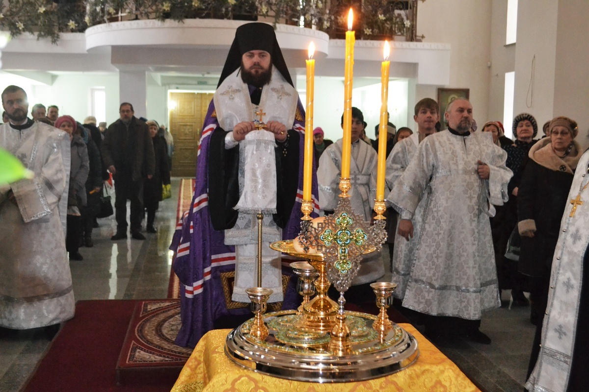 Всенощное бдение в канун праздника Крещения Господня во Владимирском храме столицы