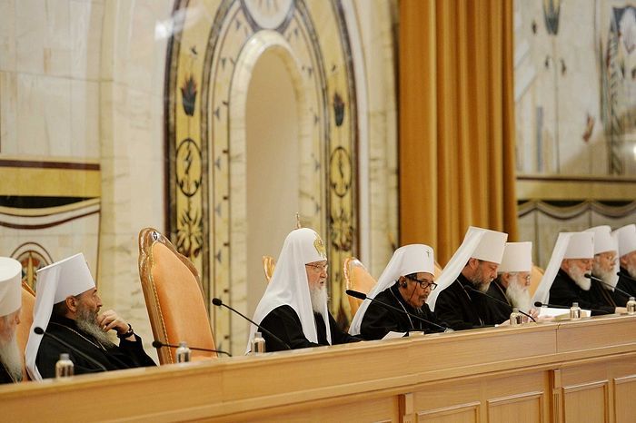 Святейший Патриарх Кирилл: Церкви непрестанно пытаются навязать жизнь по правилам мира сего
